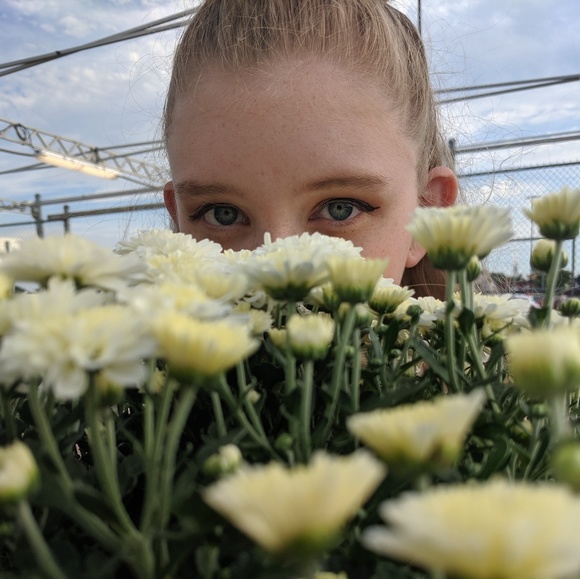 Meet your Posher, Hayley - Picture 1 of 1